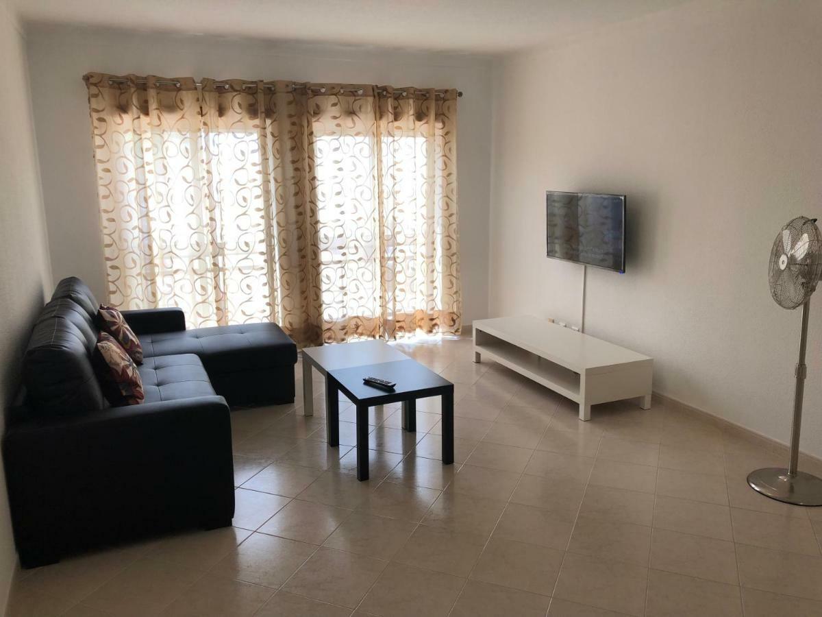 Olinda'S 2 Bedroom Apartment Lagos Exterior photo